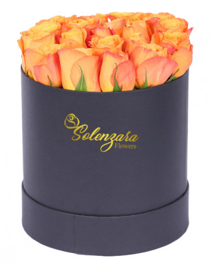Büyük Siyah Silindir Kutuda Turuncu Gül