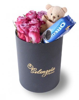 Siyah Silindir Kutuda Ayıcıklı ve Oreolu Lila Gül